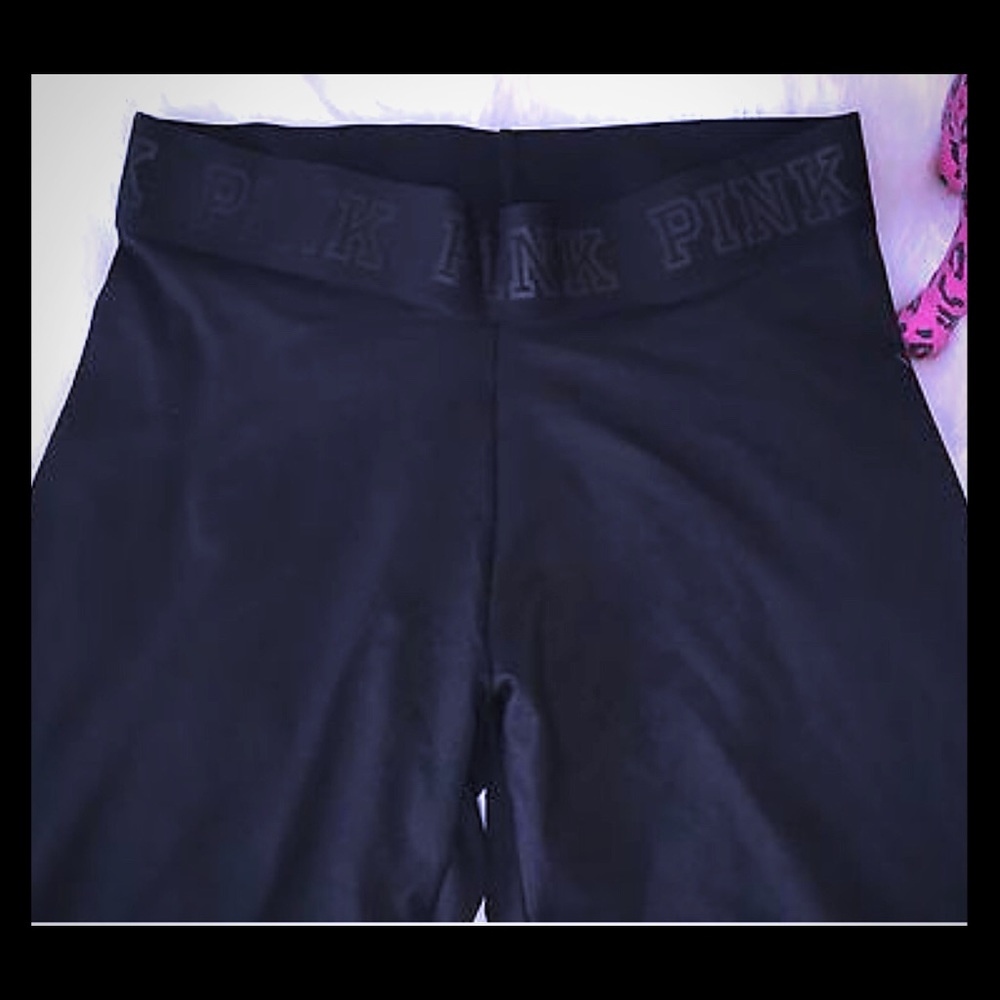 💋💋ISO💋💋Black w/black logo PINK vs leggings.